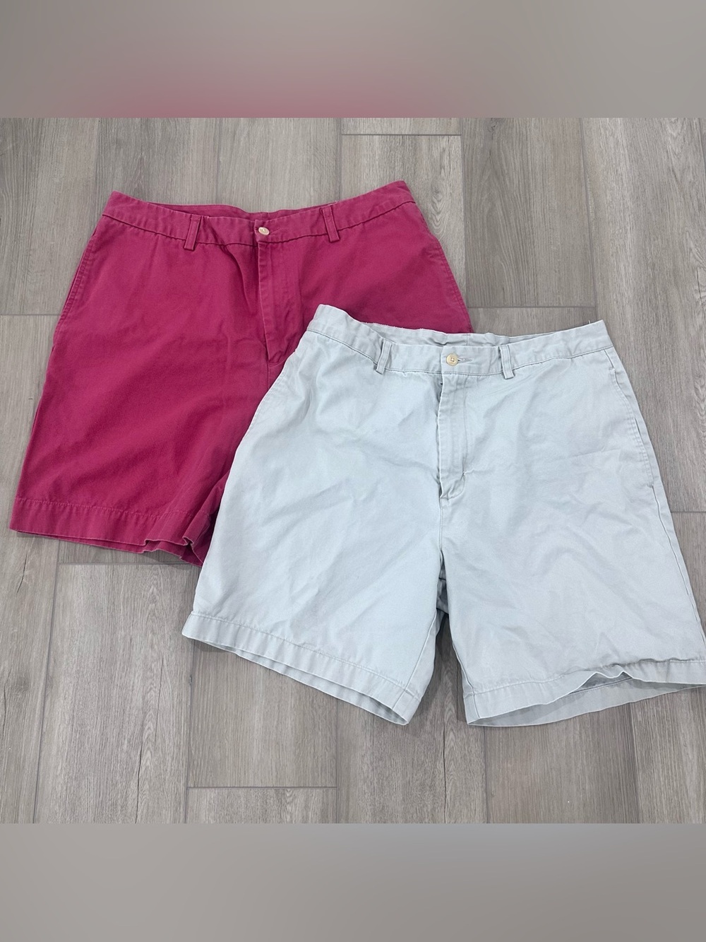 Vineyard Vines chino shorts 7.5 inch khaki beige and red pink size 36